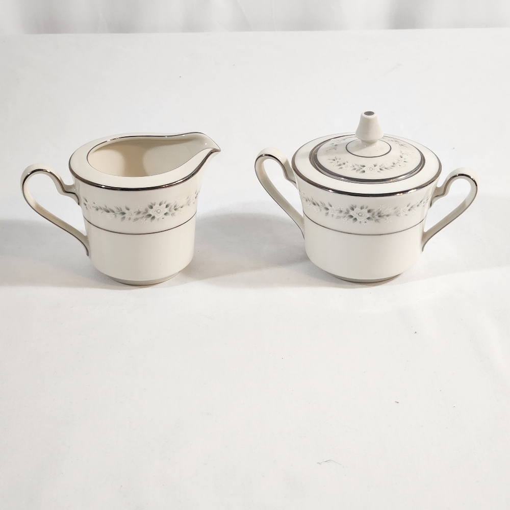 Noritake HEATHER Sugar Bowl with Lid and 8 oz Creamer Set, Noritake Ivory